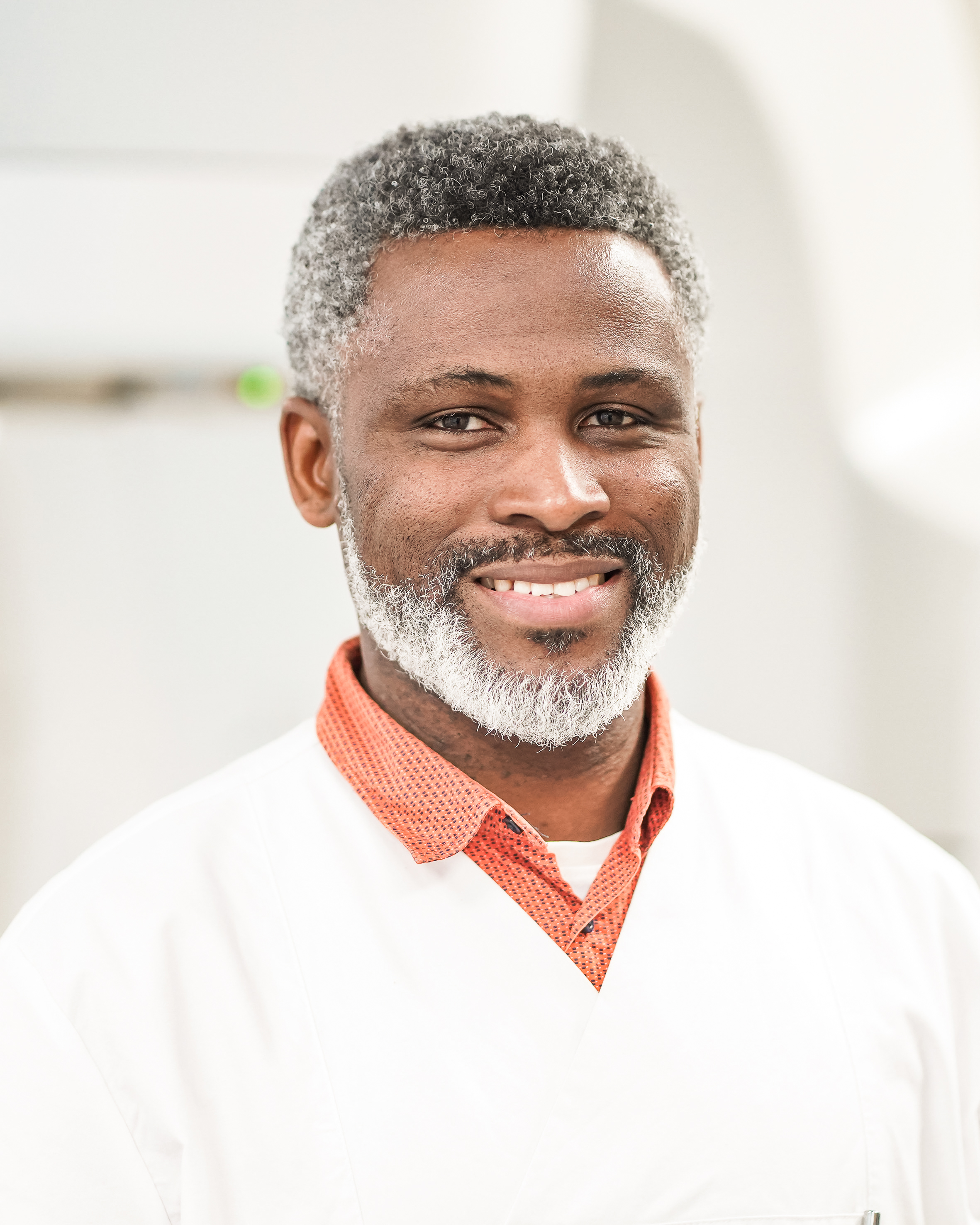 Porträt: Ernest Okonkwo