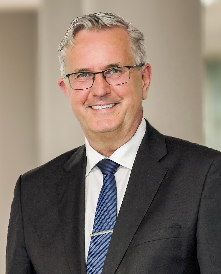 Portraet: Dr. Peter Kraemer