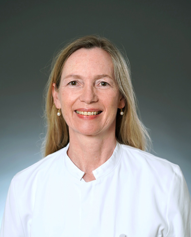 Portrait: Dr. Christiane Wacker - Fachärztin für Anästhesiologie, Notfallmedizin, Palliativmedizin