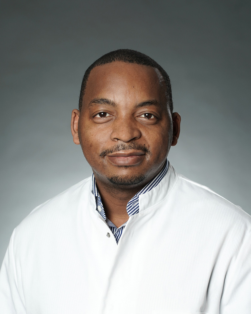 Portrait: Patrick Tambou Mbieckoup - Facharzt für Anästhesiologie, Spezielle Intensivmedizin, Notfallmedizin
