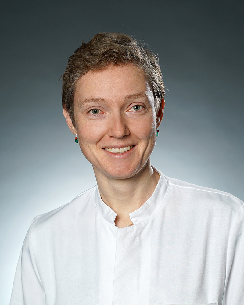 Portrait: Dr. Theresa Ulrich - Fachärztin für Neurologie