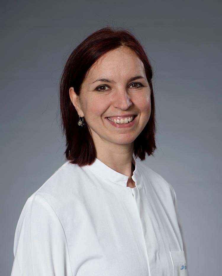 Portrait: Dr. Céline Parat - Fachärztin für Frauenheilkunde und Geburtshilfe