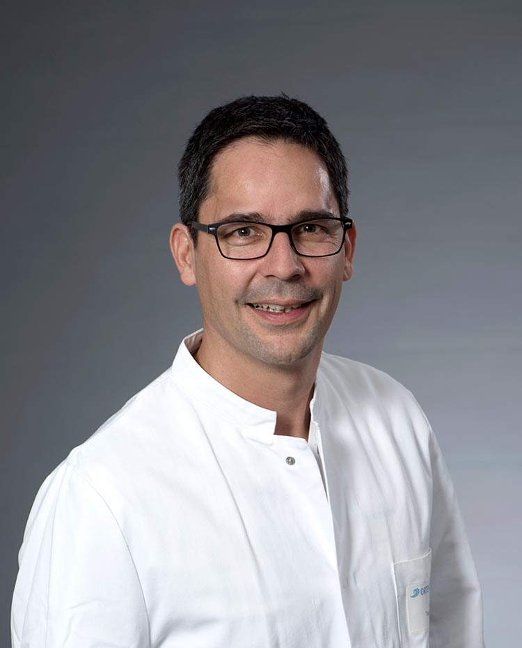 Portrait: Dr. Dominik Tacuri-Strasser - Facharzt für Innere Medizin Schwerpunkt Nephrologie, Diabetologie, Hypertensiologe (DHL)