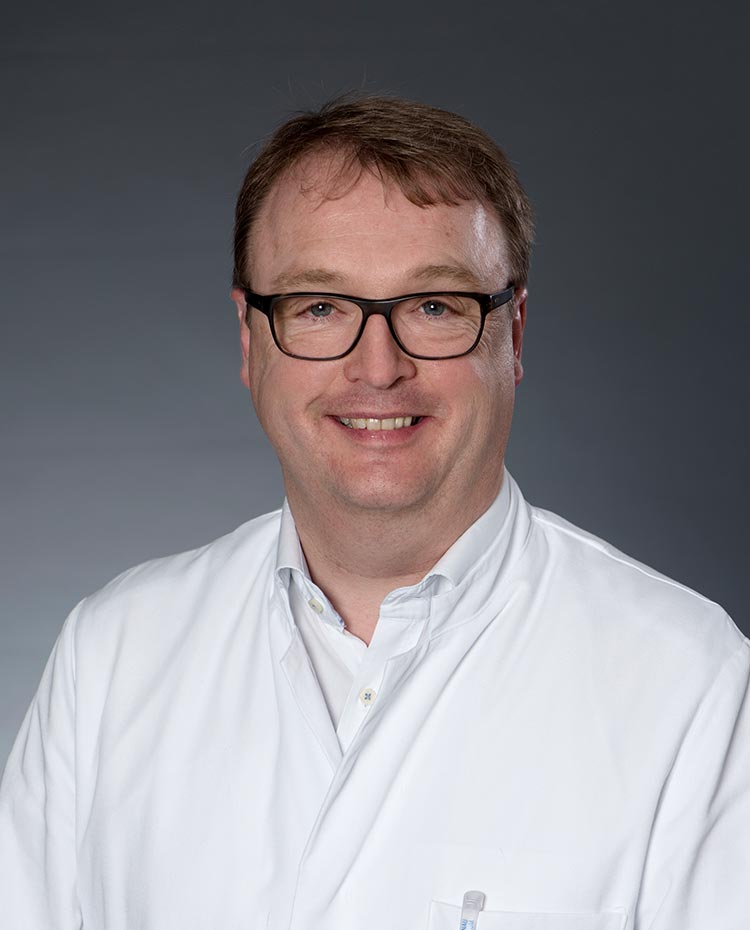 Portrait: Prof. Dr. Karsten Münstedt - Chefarzt, Gynäkologie, Facharzt für Gynäkologie und Geburtshilfe